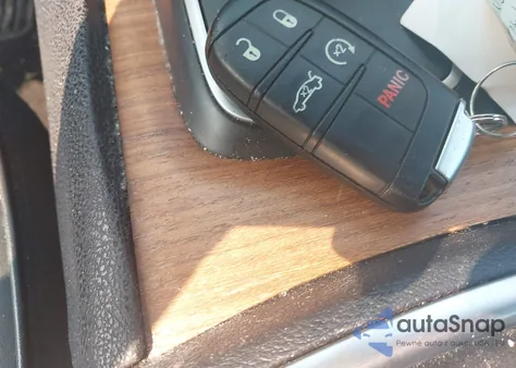 2016 Chrysler 300C Platinum Awd z USA, uszkodzony, nr VIN 2C3CCASG9GH208523